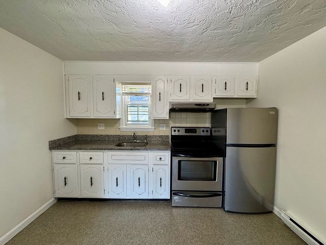 62 Garden St 3, Attleboro, MA 02703