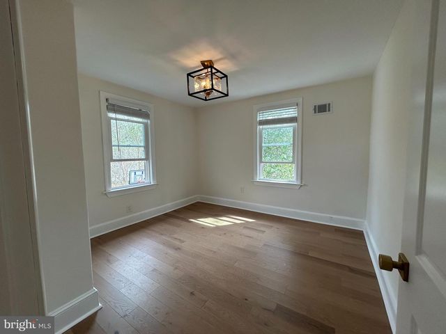 5 LOCUST ST, West Chester, PA 19382