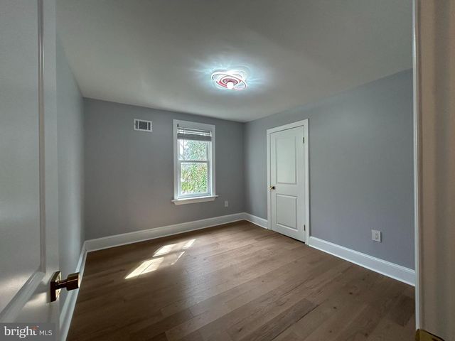 5 LOCUST ST, West Chester, PA 19382