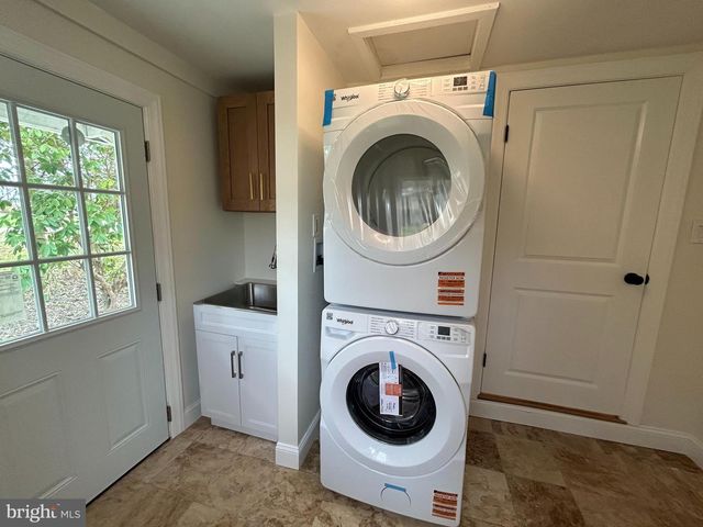 5 LOCUST ST, West Chester, PA 19382