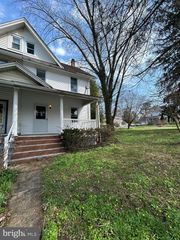 5 LOCUST ST, West Chester, PA 19382