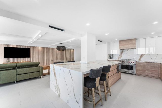 5380 N Ocean Drive 19d, Singer Island, FL 33404