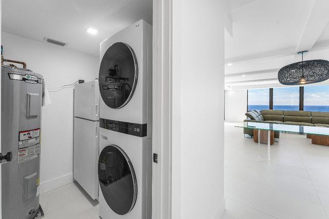 5380 N Ocean Drive 19d, Singer Island, FL 33404