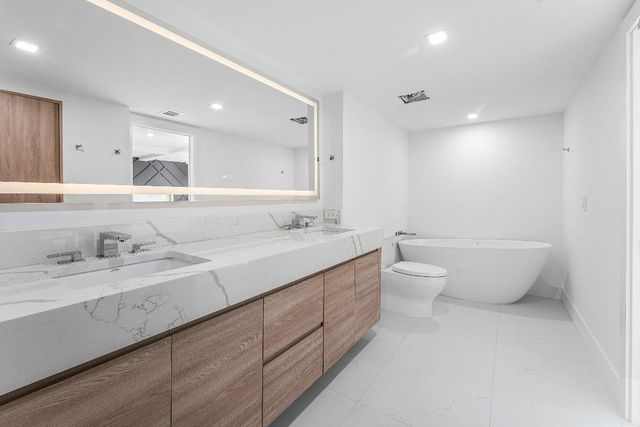 5380 N Ocean Drive 19d, Singer Island, FL 33404