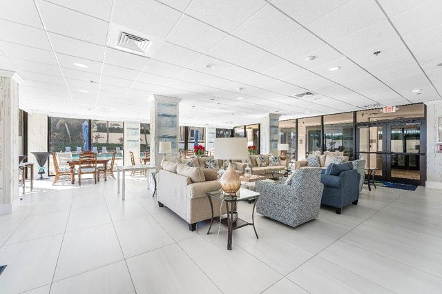 5380 N Ocean Drive 19d, Singer Island, FL 33404