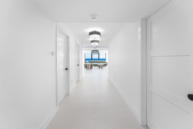 5380 N Ocean Drive 19d, Singer Island, FL 33404