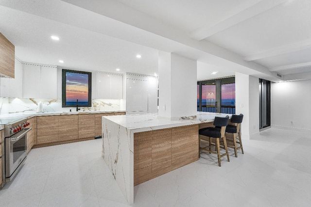 5380 N Ocean Drive 19d, Singer Island, FL 33404