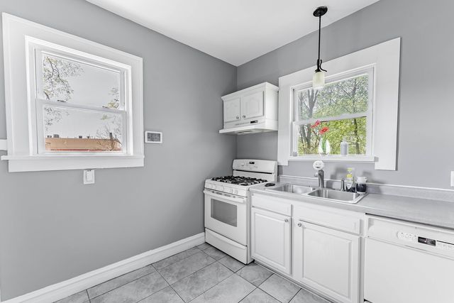 168 Villa Street, Elgin, IL 60120