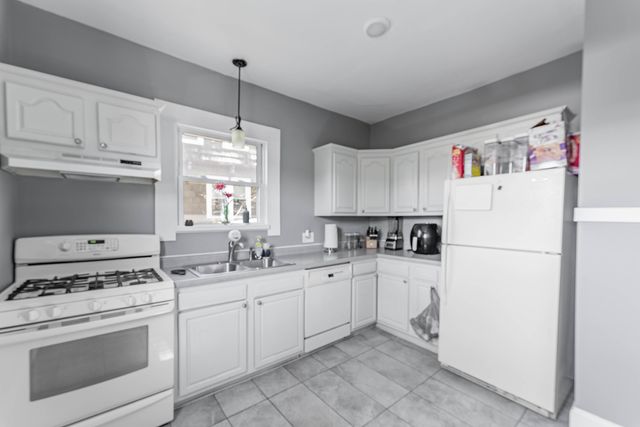 168 Villa Street, Elgin, IL 60120