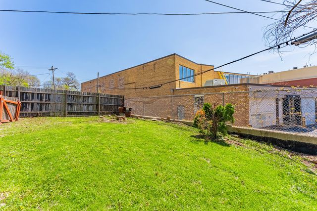 168 Villa Street, Elgin, IL 60120
