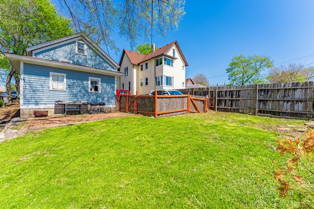 168 Villa Street, Elgin, IL 60120