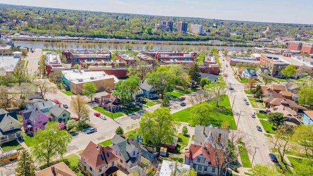 168 Villa Street, Elgin, IL 60120