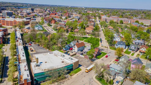 168 Villa Street, Elgin, IL 60120