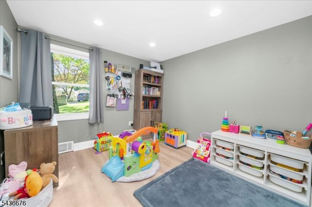 4 Orchard St, Lebanon Twp., NJ 07830