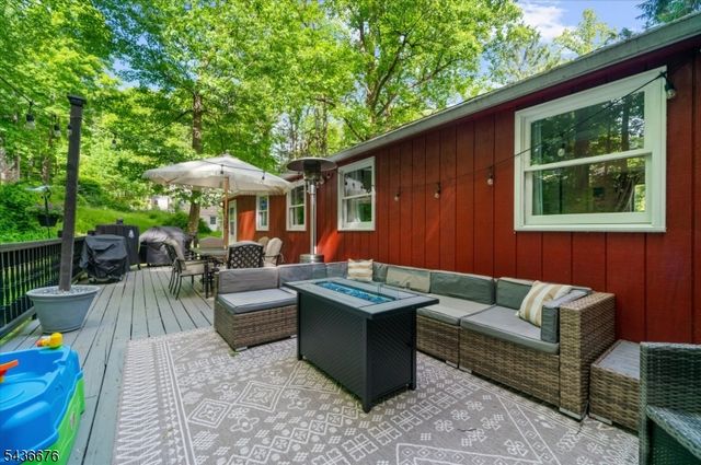 4 Orchard St, Lebanon Twp., NJ 07830