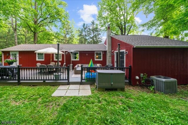 4 Orchard St, Lebanon Twp., NJ 07830