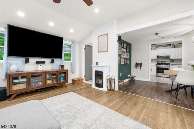 4 Orchard St, Lebanon Twp., NJ 07830