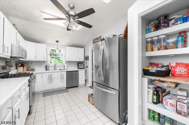 4 Orchard St, Lebanon Twp., NJ 07830