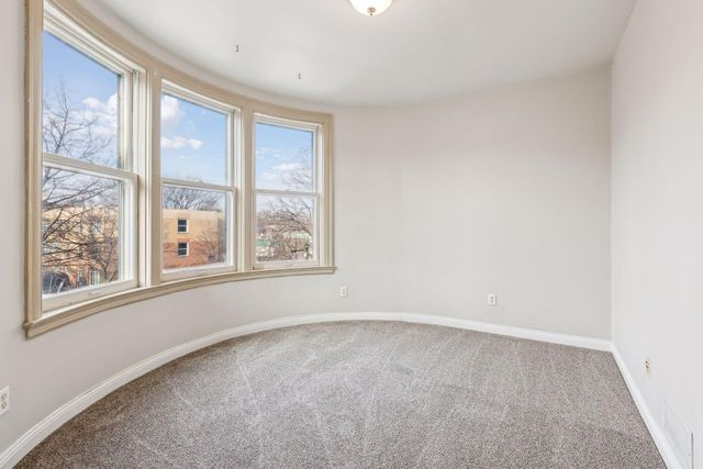 2021 3rd Avenue S, Minneapolis, MN 55404