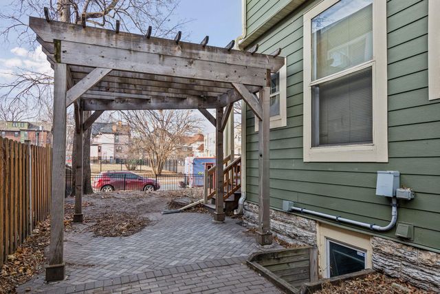 2021 3rd Avenue S, Minneapolis, MN 55404
