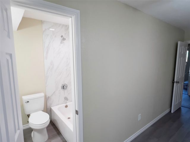 807 Crockett, Midlothian, TX 76065