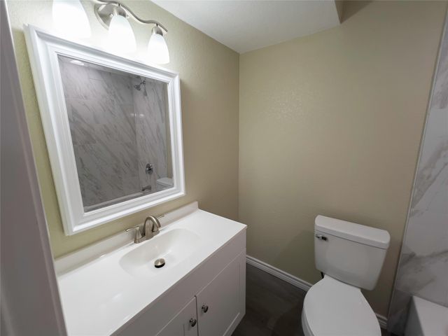 807 Crockett, Midlothian, TX 76065