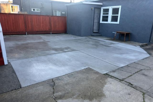 1075 47Th St, Emeryville, CA 94608