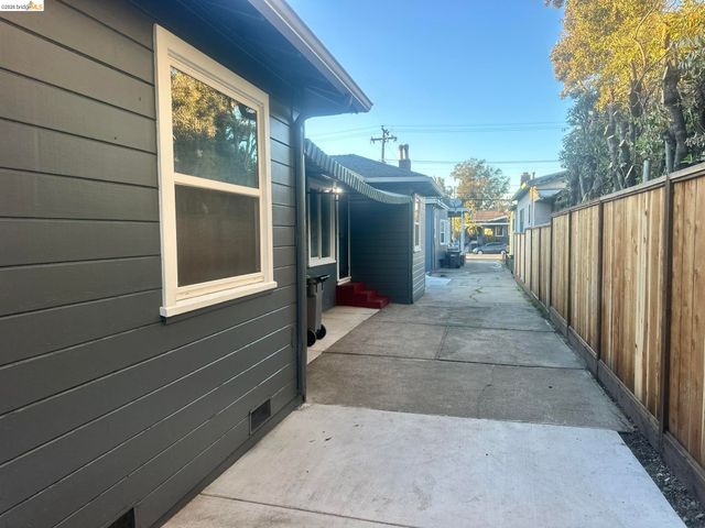 1075 47Th St, Emeryville, CA 94608