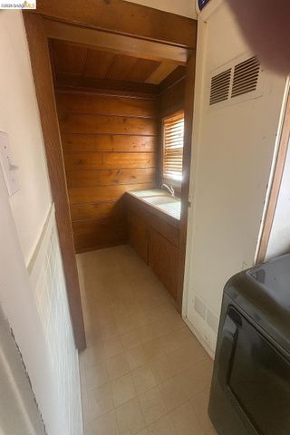 1075 47Th St, Emeryville, CA 94608