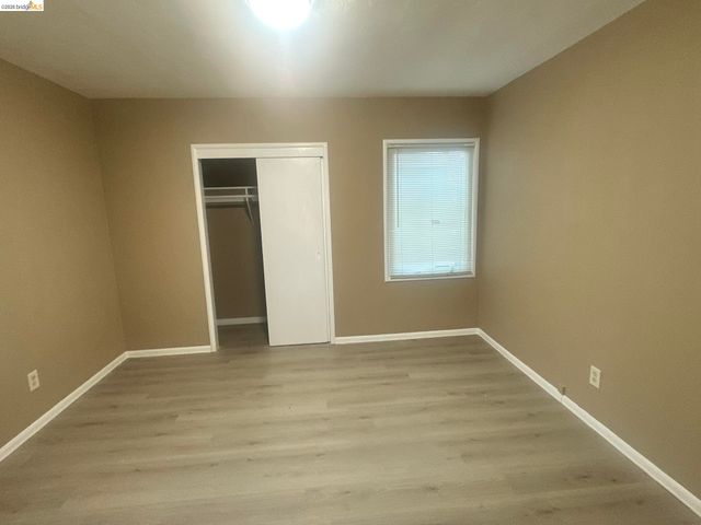 1075 47Th St, Emeryville, CA 94608