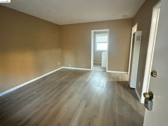 1075 47Th St, Emeryville, CA 94608