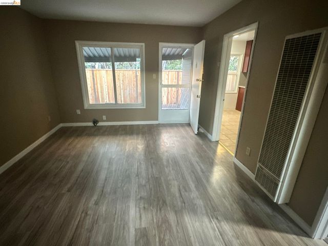 1075 47Th St, Emeryville, CA 94608