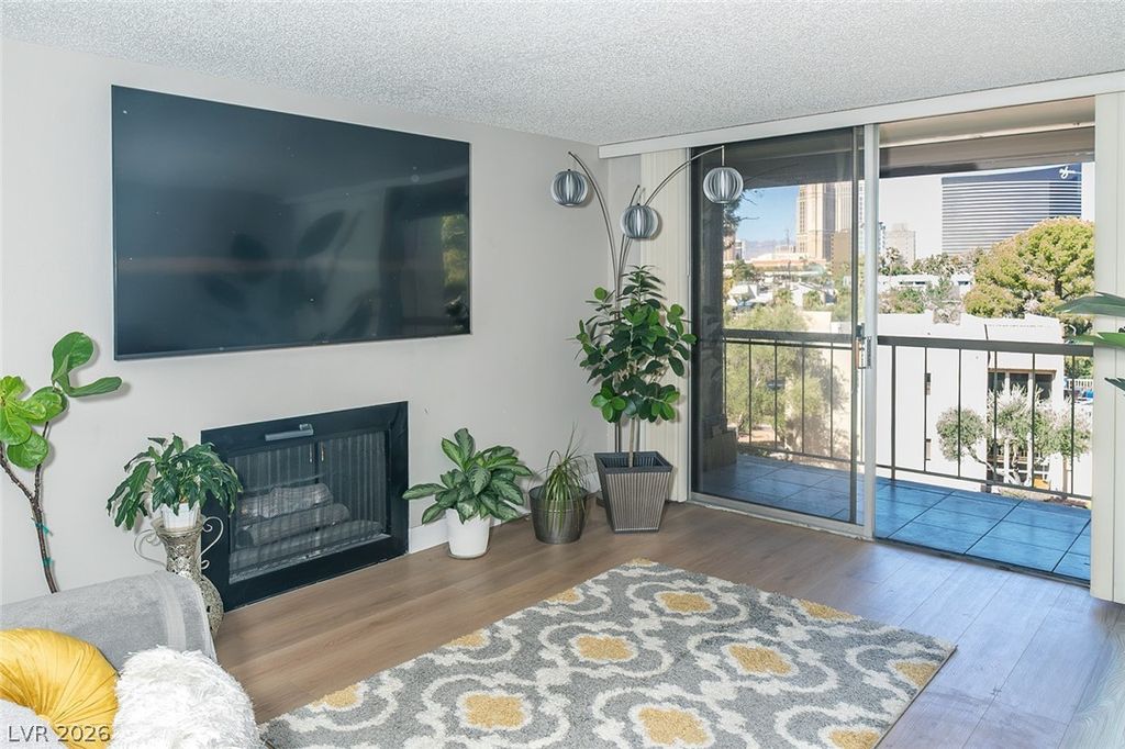 750 South Royal Crest Circle 342, Las Vegas, NV 89169 — photo 2