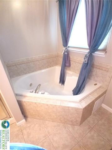 1560 Deer Path Road, Easton, PA 18040