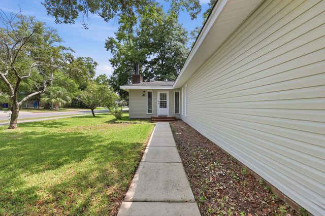 524 Maple Dr., Surfside Beach, SC 29575