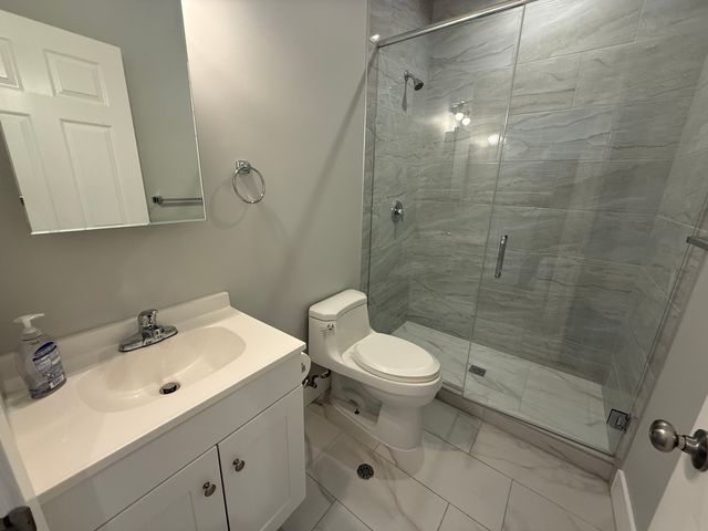 1219 W Devon Avenue 204, Chicago, IL 60660