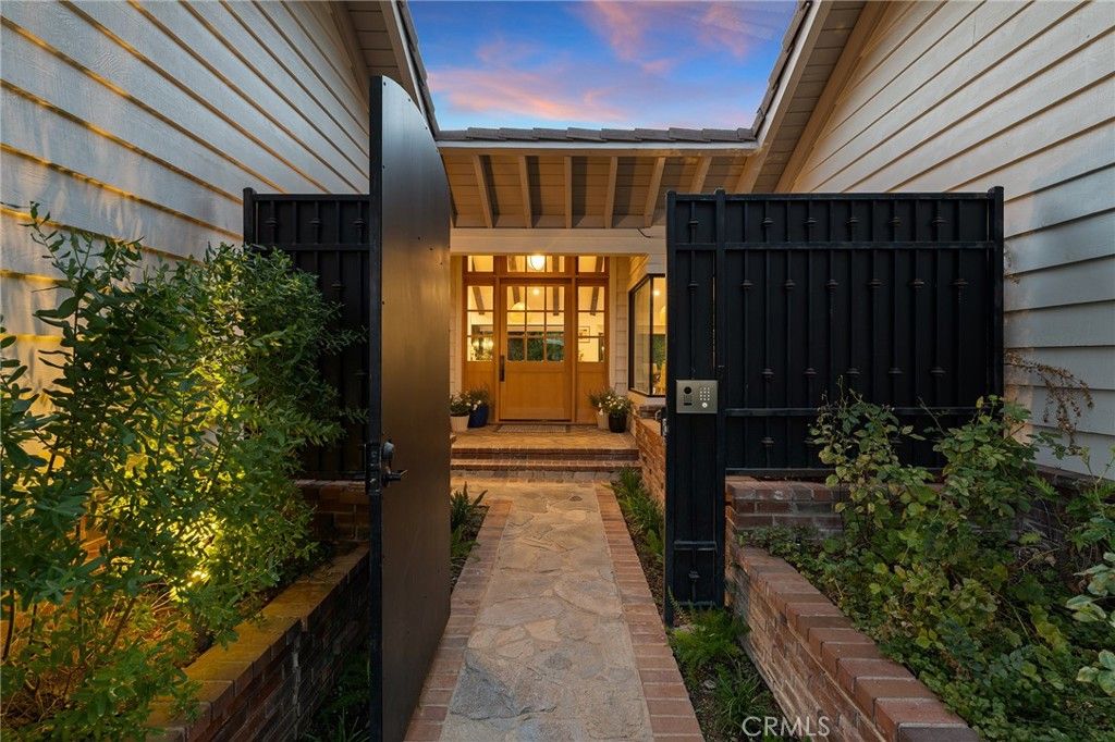 5959 Woodland View Drive, Woodland Hills, CA 91367 — photo 3