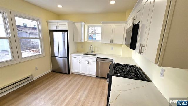 8 Tiffany Boulevard, Newark, NJ 07104