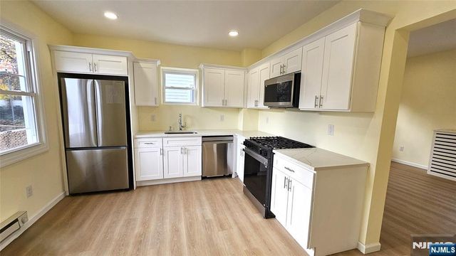 8 Tiffany Boulevard, Newark, NJ 07104