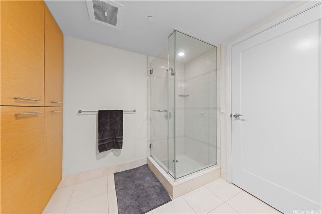 1177 Queen Street 2002, Honolulu, HI 96814