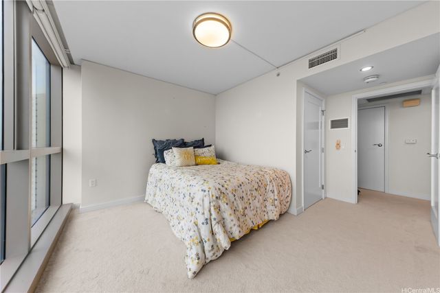 1177 Queen Street 2002, Honolulu, HI 96814