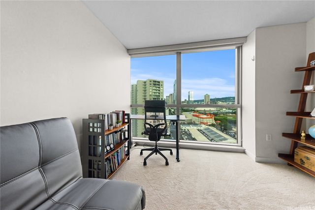 1177 Queen Street 2002, Honolulu, HI 96814