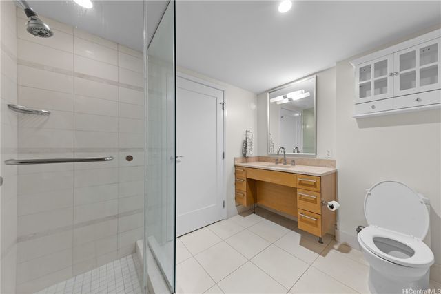 1177 Queen Street 2002, Honolulu, HI 96814