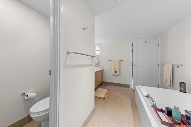 1177 Queen Street 2002, Honolulu, HI 96814