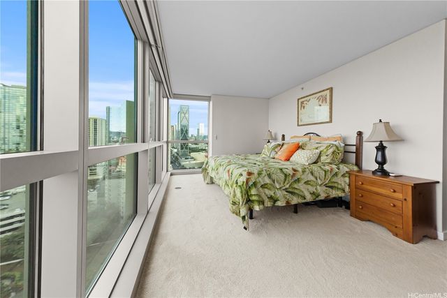 1177 Queen Street 2002, Honolulu, HI 96814