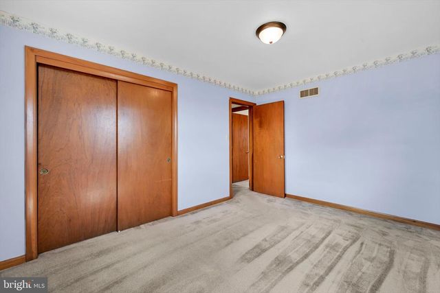 97 HILLSIDE DR, Ephrata, PA 17522