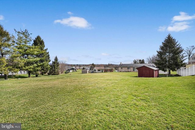 97 HILLSIDE DR, Ephrata, PA 17522