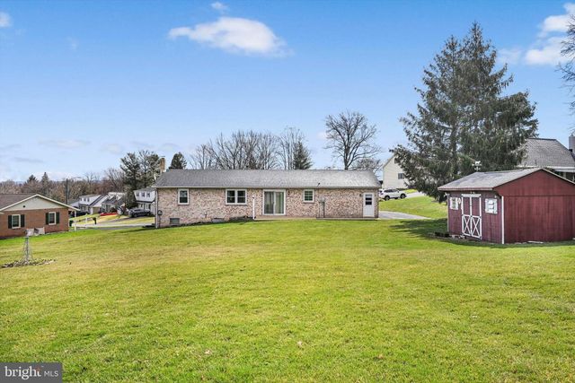 97 HILLSIDE DR, Ephrata, PA 17522