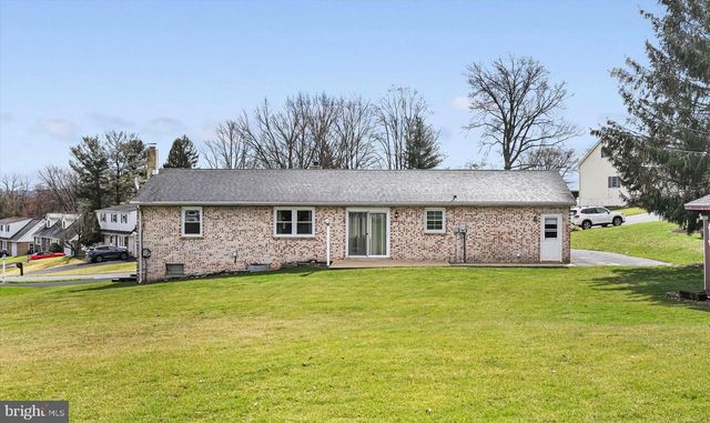 97 HILLSIDE DR, Ephrata, PA 17522