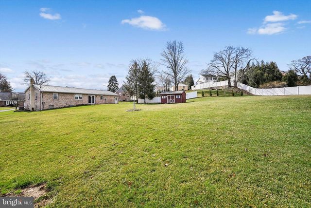 97 HILLSIDE DR, Ephrata, PA 17522